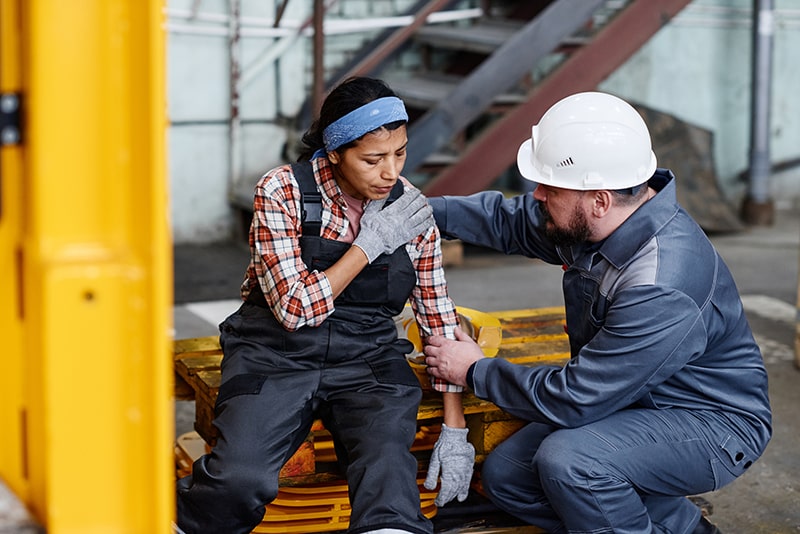 Should you file a workers’ compensation or personal injury claim?